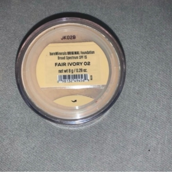 bareMineral’s Makeup Bundle - Picture 8 of 12